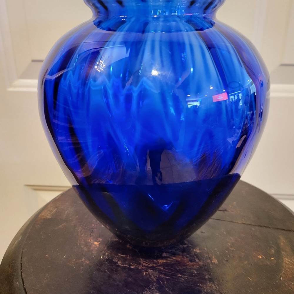 Princess House Vase Cobalt Blue Glass, Hand Blown Signed - Picture 3 of 8